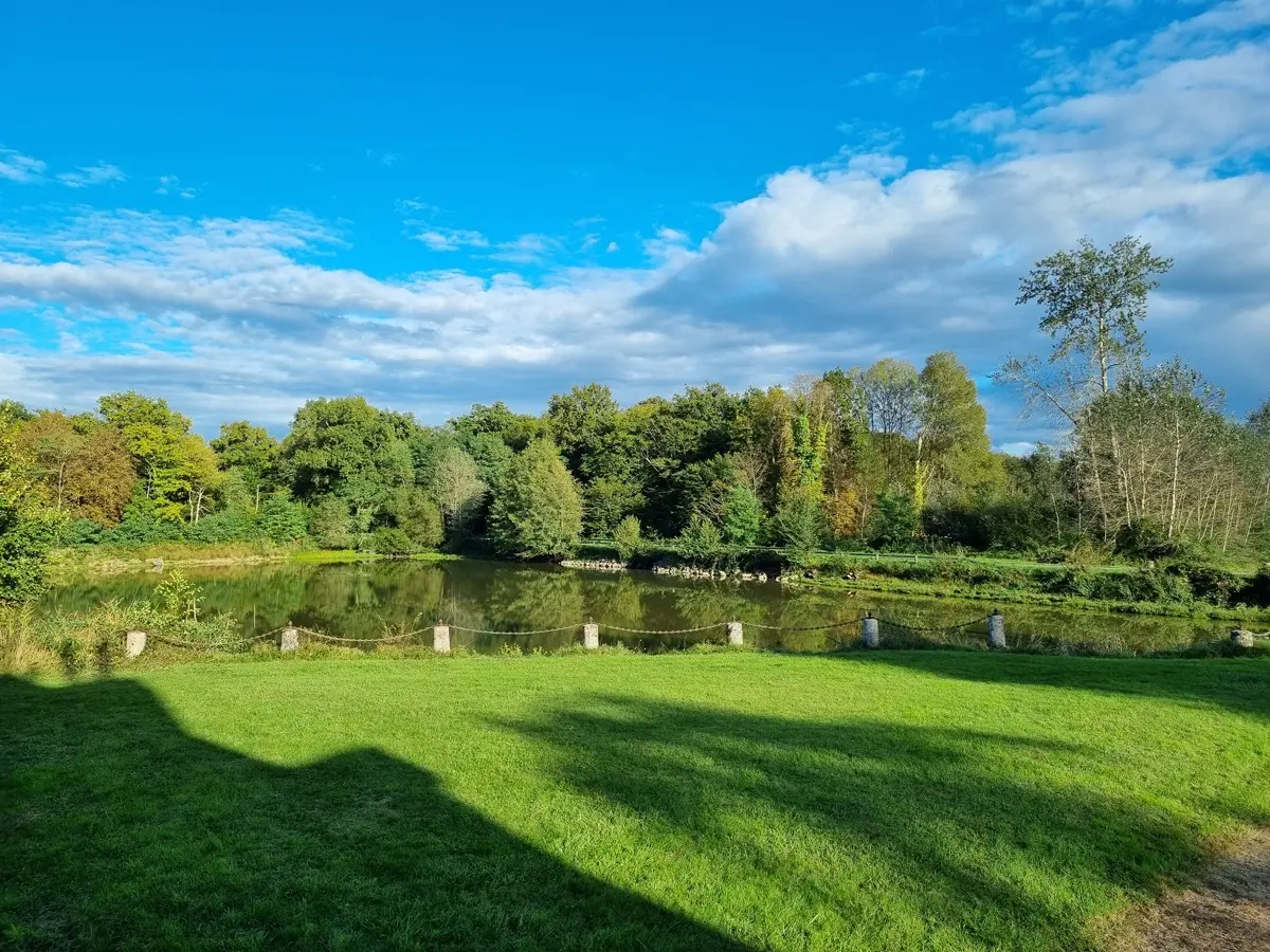 Jardinier au travail — LG Espaces Verts